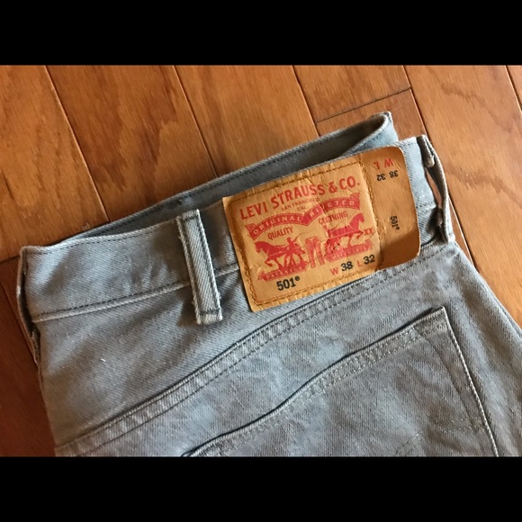 Men’s Faded Light Blue 501 Button 🪰Levi’s Jeans! - Picture 8 of 11